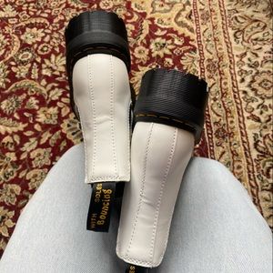 2976 smooth leather platform chelsea boots white